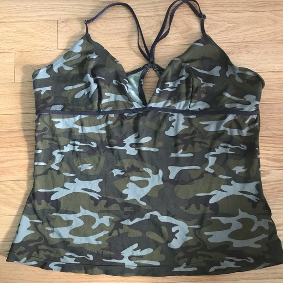 La SENZA camouflage tank - Picture 1 of 6